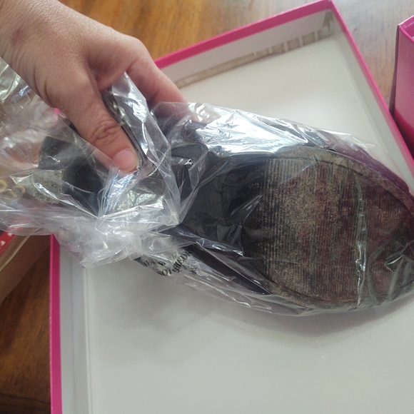 Brand New in box Booties high heels - Picture 3 of 3